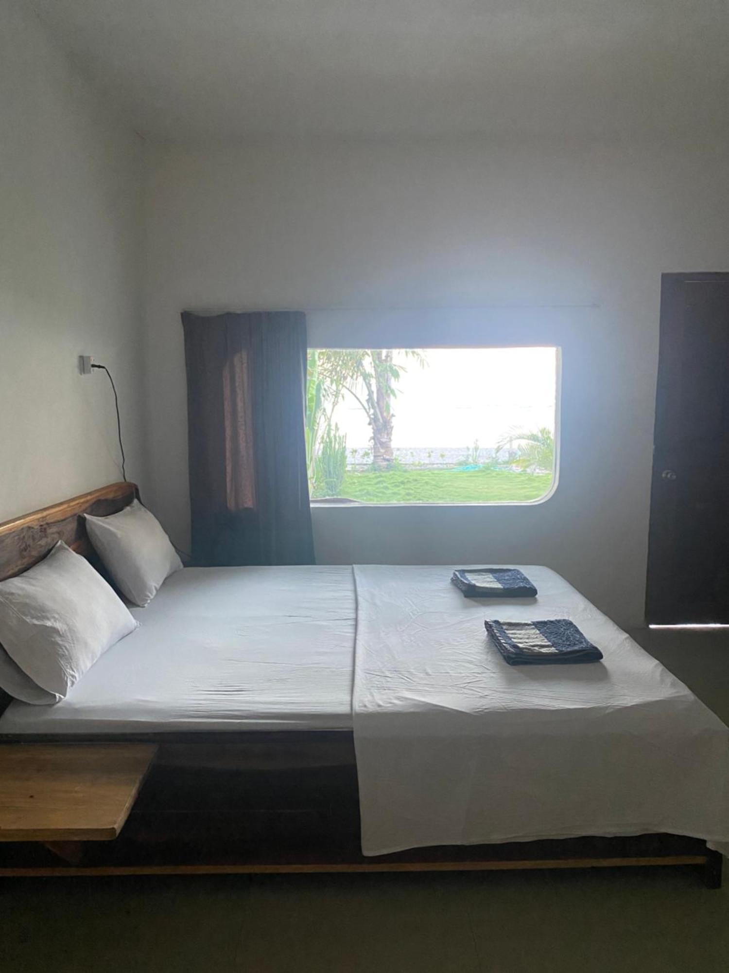 East Lombok Dive Hotel - 3 Private Rooms On The Beach Labuhan Pandan Exterior foto