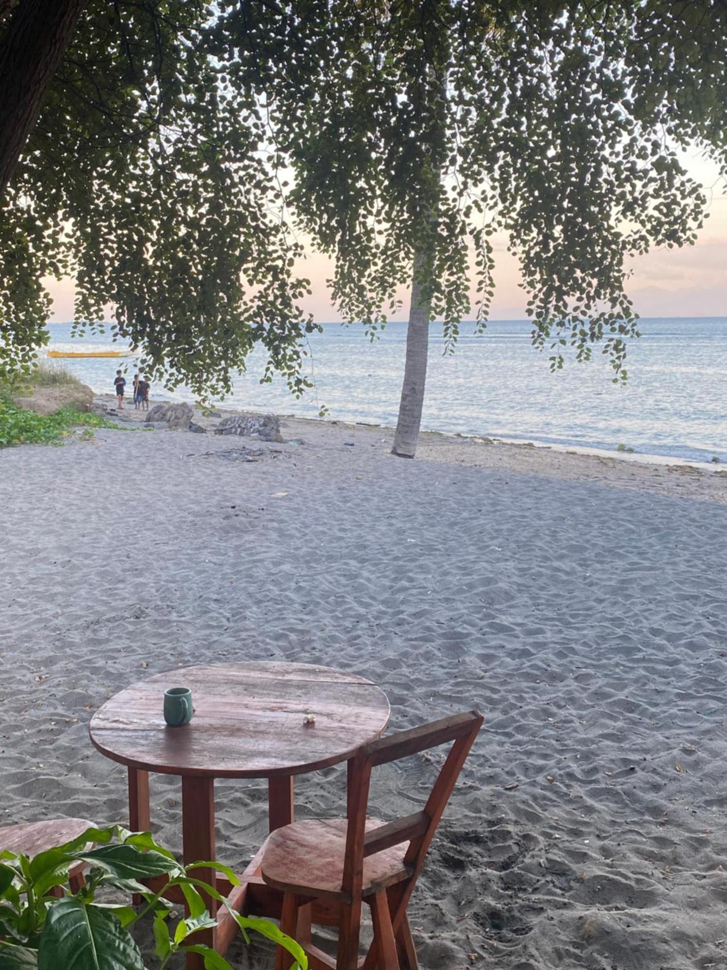 East Lombok Dive Hotel - 3 Private Rooms On The Beach Labuhan Pandan Exterior foto